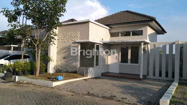 image RUMAH DI SOUTH LAKE JUANDA (6)