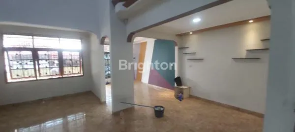 image RUMAH 2 LANTAI ASRI, BARU, BARU RENOVASI SIAP HUNI DI KOMPLEK WALIKOTA SUKAPURA JAKARTA UTARA (8)