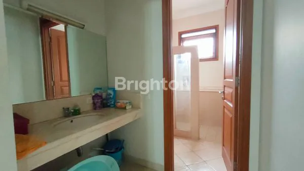 image RUMAH MEGAH SIAP HUNI DI KOMPLEK SETIABUDI REGENCY BANDUNG (2)