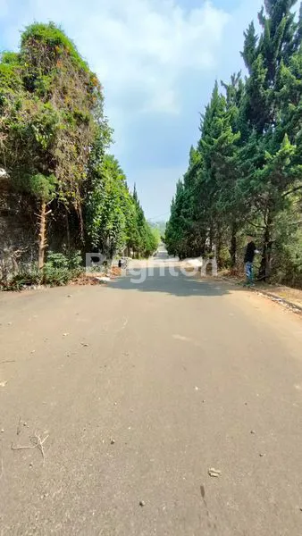 image RUMAH MEGAH SIAP HUNI DI KOMPLEK SETIABUDI REGENCY BANDUNG (8)