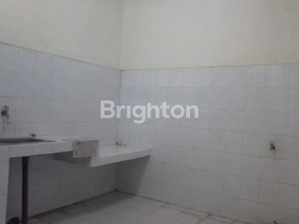 image RUMAH TERAWAT DAN SIAP HUNI DI PONDOK WIYUNG INDAH SURABAYA DEKAT TOL (5)