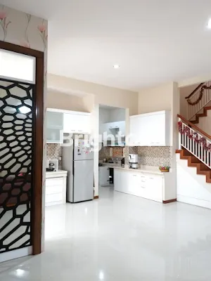 image RUMAH BAGUS FULLFURNISH SIAP HUNI DI ARAYA (3)