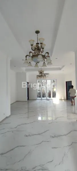 image BRAND NEW HOUSE TAMAN GRIYA 6+1 BEDROOMS 4 BATHROOMS (7)