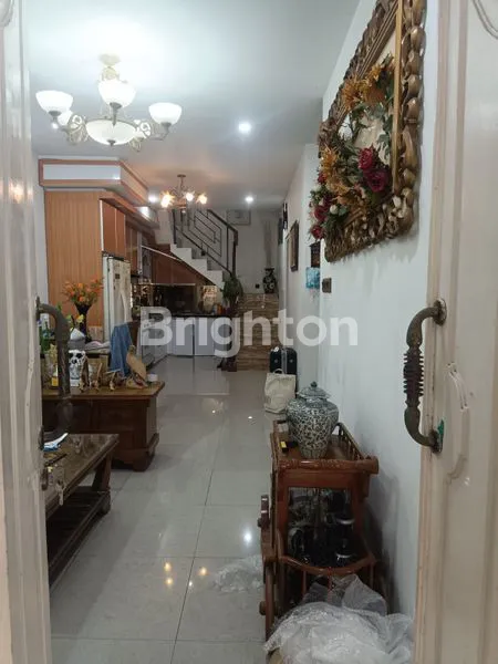 image RUMAH CANTIK 3 LANTAI DI UBUD LIPPO KARAWACI TANGERANG (4)