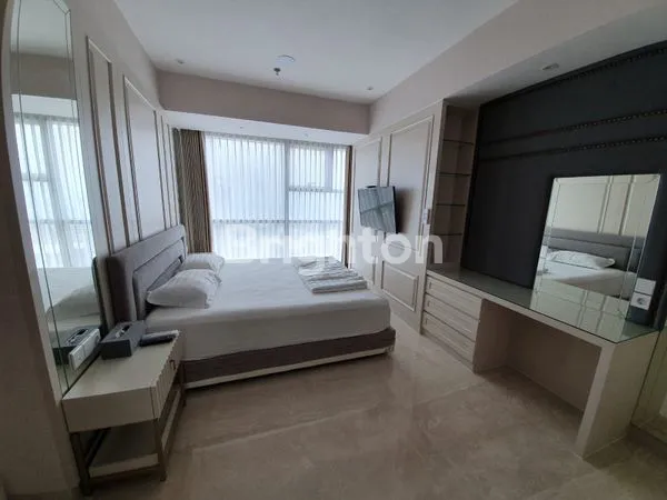 image APARTMENT FURNISHED LUX 2 BR ONE ICON RESIDENCE SURABAYA (5)