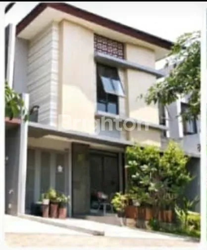 image RUMAH WEST BSD CITY EMINENT PRECIA KONDISI RAPI DAN TERAWAT SIAP HUNI.LOKASI STRATEGIS - AREA CLUSTER ASRI DAN BERSIH. HARGA 3.5M / NEGO. (7)