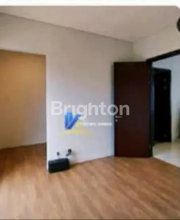 image RUMAH WEST BSD CITY EMINENT PRECIA KONDISI RAPI DAN TERAWAT SIAP HUNI.LOKASI STRATEGIS - AREA CLUSTER ASRI DAN BERSIH. HARGA 3.5M / NEGO. (5)