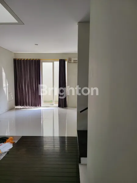 image RUMAH PELICAN HILL SIAP HUNI CIAMIK SUDAH ADA CANOPY !! (2)