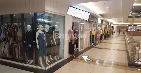 STAND DI MALL PAKUWON TRADE CENTER DEKAT FOOD COURT POTENSI DIBUAT BISNIS