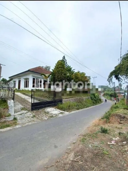 image RUMAH MEWAH TANAH LUAS DIPOROS JALAN TUMPANG KOTA MALANG (5)