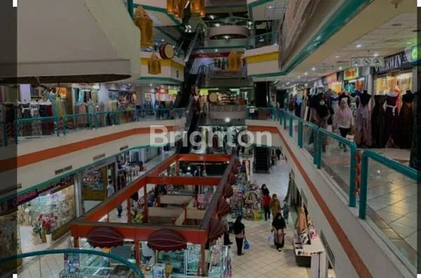 image STAND LOKASI STRATEGIS DI DAERAH JEMBATAN MERAH PLAZA (1)