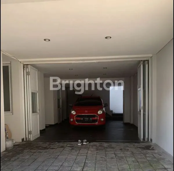 image RUMAH 4LANTAI FULL FURNISH, STRATEGIS PERLU RENOVASI DI NUSADUA BALI (7)