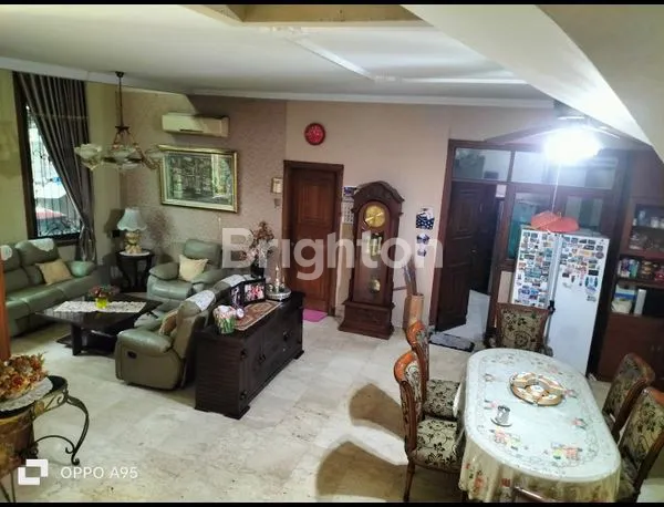 image RUMAH MEWAH BESAR DI CEMPAKA PUTIH JAKARTA PUSAT (8)