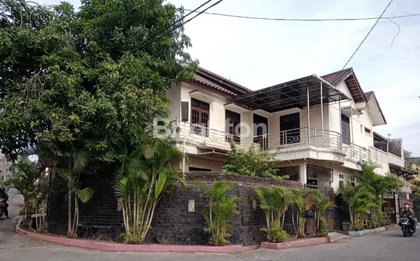 image RUMAH HOOK 2 LANTAI DI PERUMAHAN STRATEGIS PABUARAN CIBINONG BOGOR (1)