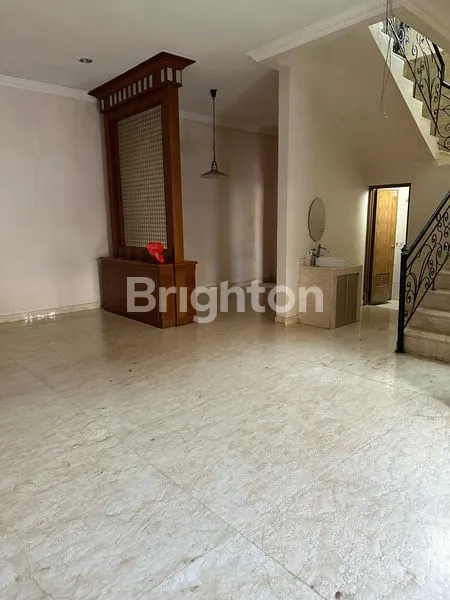 image RUMAH HOEK DAERAH SUNTER, JAKARTA UTARA (2)