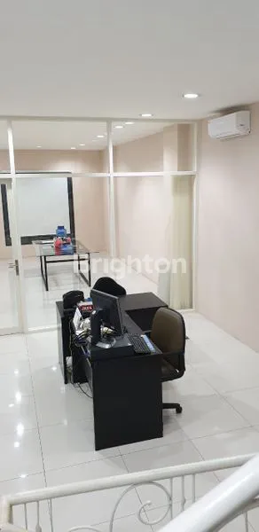 image RUKO LANTAI 2 DAN 3 NOL JALAN MAYJEN SUNGKONO, COCOK UNTUK KANTOR (1)