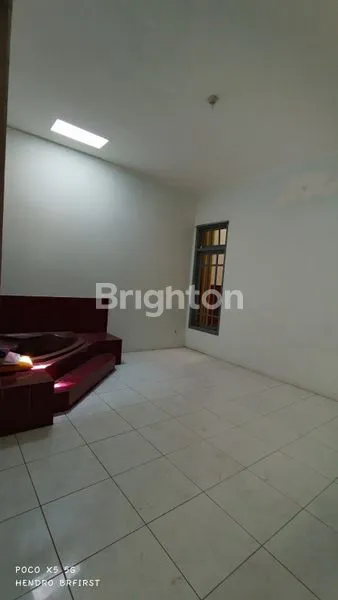 image RUMAH LEBAR 6 METER LUASAN 594M² DI SINGONEGARAN KOTA KEDIRI (2)