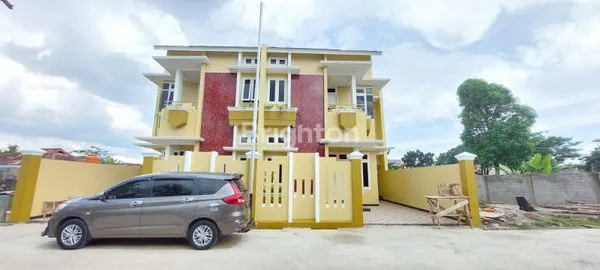 image TOWNHOUSE CANTIK, DI PINGGIR - BISA KREDIT (1)