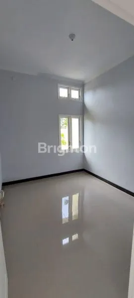 image TOWNHOUSE CANTIK, DI PINGGIR - BISA KREDIT (3)