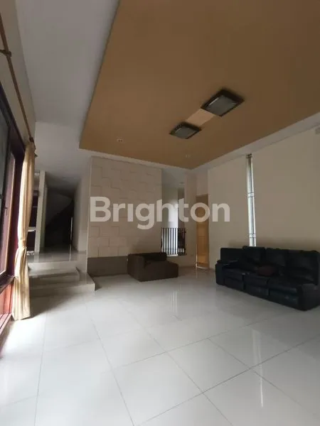 image RUMAH CANTIK DAN ASRI DI KOTA BARU PARAHYANGAN (2)