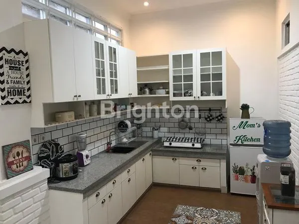 image RUMAH FULL FURNISHED, SUPER CANTIK DAN NYAMAN DI CIGANITRI DEKAT TOL BUAH BATU BANDUNG. (4)
