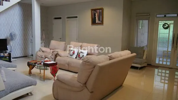 image RUMAH MEWAH 2 LANTAI KOMPLEK ELITE DUREN SAWIT, SHM, 250M² (3)