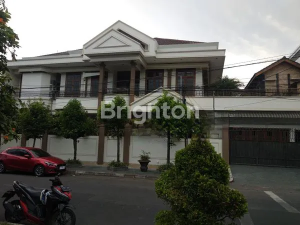 image RUMAH MEWAH RAYA NGINDEN INTAN (1)