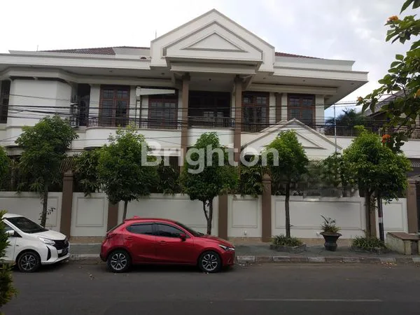 image RUMAH MEWAH RAYA NGINDEN INTAN (2)