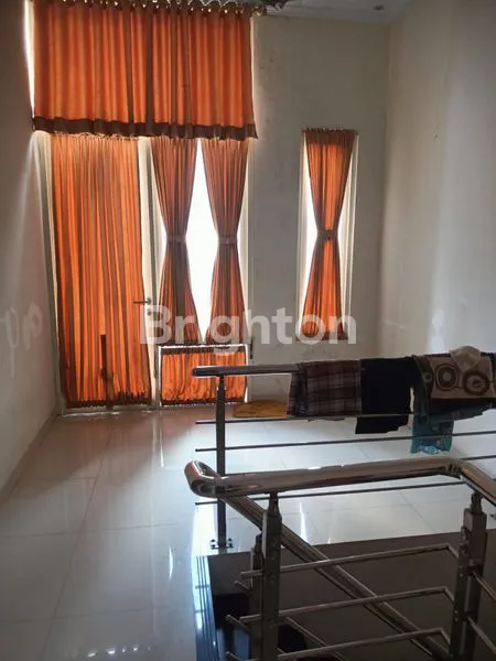 image RUMAH 2,5 LANTAI SIAP HUNI CIRACAS JAKARTA TIMUR (4)