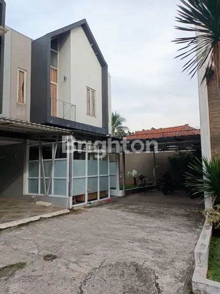 image RUMAH 2,5 LANTAI SIAP HUNI CIRACAS JAKARTA TIMUR (1)
