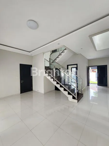 image RUMAH BARU MINIMALIS KOLONIAL (2)