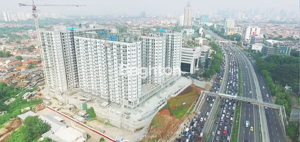 APARTEMEN SIGNATURE PARK GRANDE FURNISHED KRAMAT JATI JAKARTA TIMUR