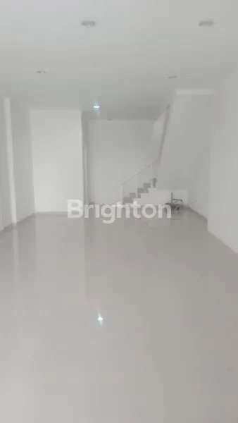 image RUKO MINIMALIS BAGUS & IDEAL UTK BISNIS DI MAIN ROAD JEND SUDIRMAN (STOK LOKASI TERBATAS) (7)