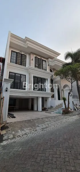 image SELANGKAH KE G - WALK, RUMAH MEWAH BARU GRESS SIAP HUNI, SURABAYA (1)