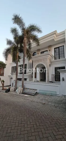 image SELANGKAH KE G - WALK, RUMAH MEWAH BARU GRESS SIAP HUNI, SURABAYA (2)