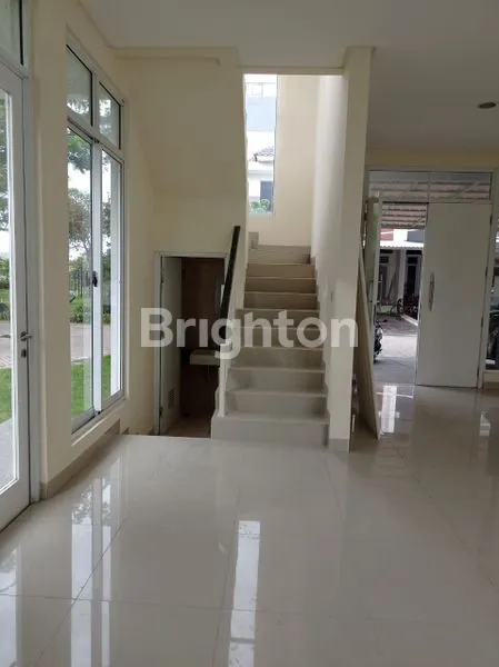 image RUMAH GREEN LAKE CITY, CLUSTER AMERIKA LATIN, HOEK, UNIT SPESIAL 3 VIEW, 2 LANTAI (2)