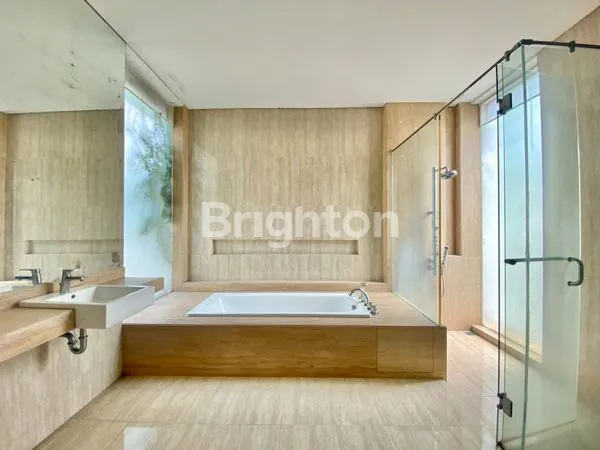 image RUMAH LIMITED EDITION KARYA ARSITEK TERNAMA BUDI HARMUNANTO DI CLUSTER EKSKLUSIF DI KOTA BARU PARAHYANGAN (6)