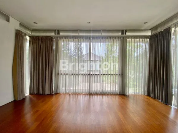 image RUMAH LIMITED EDITION KARYA ARSITEK TERNAMA BUDI HARMUNANTO DI CLUSTER EKSKLUSIF DI KOTA BARU PARAHYANGAN (5)