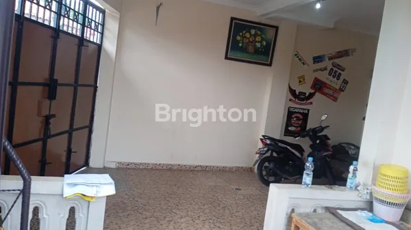 image RUMAH HOOK 2 LANTAI DI PERUMAHAN STRATEGIS PABUARAN CIBINONG BOGOR (6)