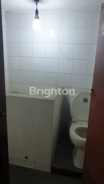 image RUKO 3LANTAI NOL JALAN RAYA (5)