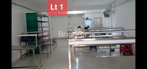 image RUMAH DI TELUK GONG MEWAH EKLUSIF 4,5 LANTAI DEKAT SEKOLAH STELLA MARIS TELUK INTAN JAKARTA UTARA SEMI FURNISHED (2)