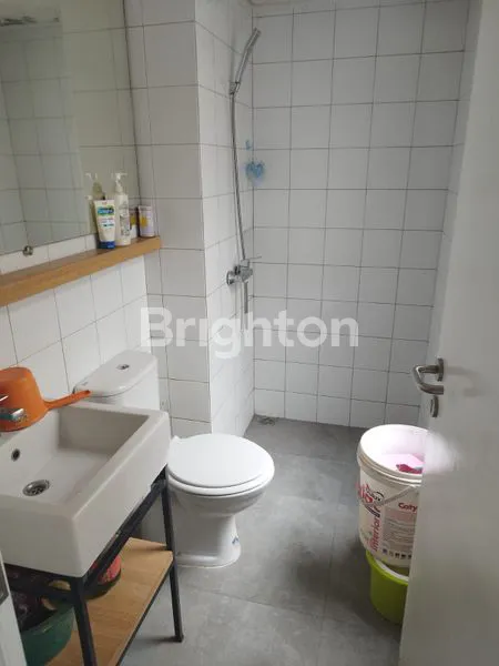 image RUMAH MODERN DI ANTARA BSD DAN GADING SERPONG (4)