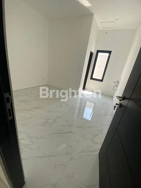 image RUMAH 2 LT DI RUNGKUT ASRI SURABAYA (2)