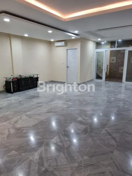 image RUMAH 2.5 LANTAI BAGUS SIAP HUNI SUNTER (1)