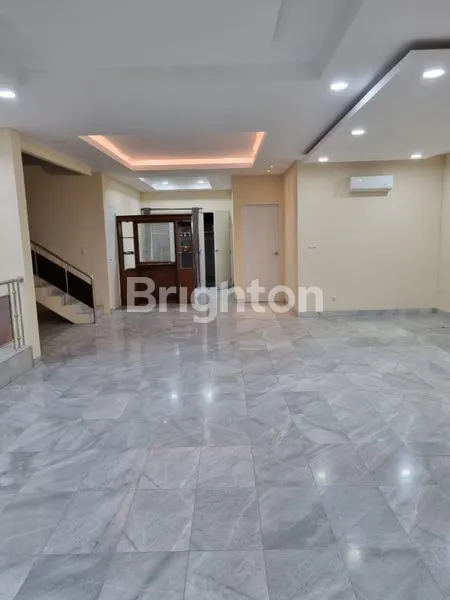 image RUMAH 2.5 LANTAI BAGUS SIAP HUNI SUNTER (3)