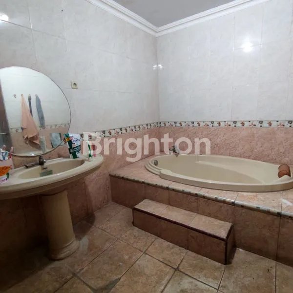 image RUMAH KEBON JERUK JAKARTA BARAT 2 LANTAI (8)