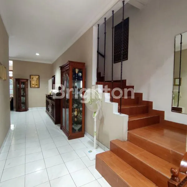 image RUMAH KEBON JERUK JAKARTA BARAT 2 LANTAI (2)