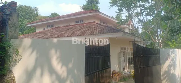 image RUMAH DENGAN TANAH YANG LUAS  DAN NYAMAN -DI PONDOK LABU, JAKARTA SELATAN. (5)