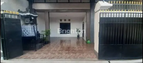 image RUMAH MEWAH 3 LANTAI DI TENGAH KOTA DENPASAR (6)