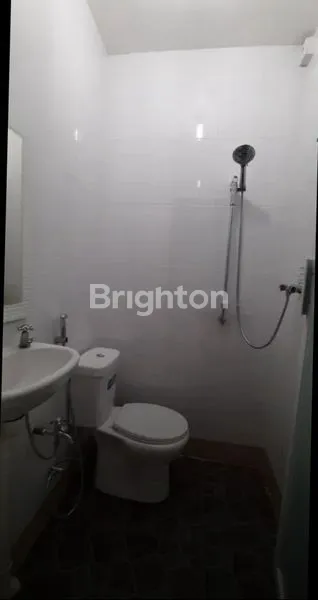 image RUMAH MEWAH 3 LANTAI DI TENGAH KOTA DENPASAR (7)